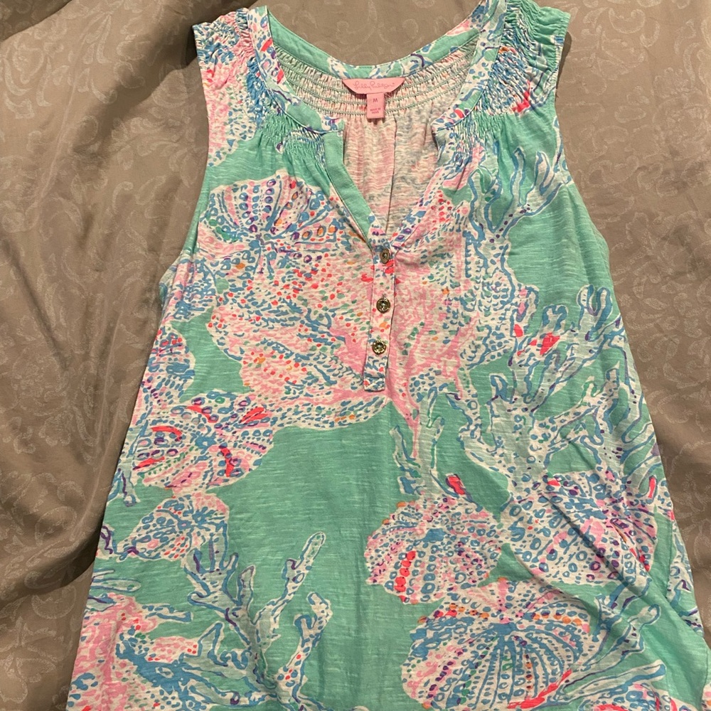 Lilly top size medium